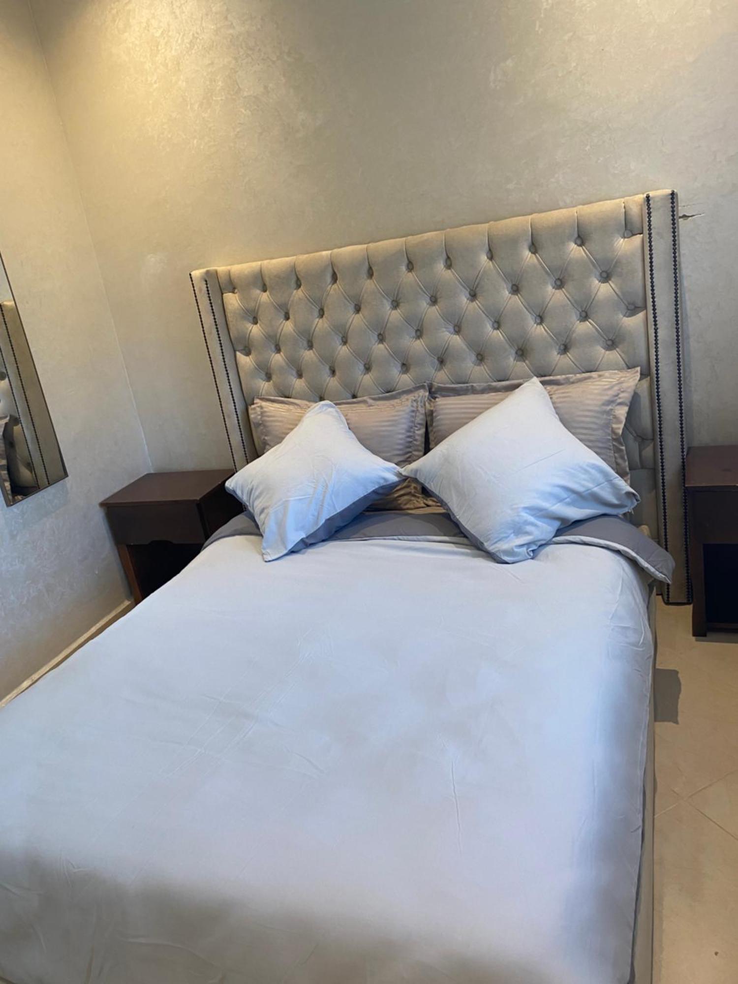 Elegant 2 Apartment *